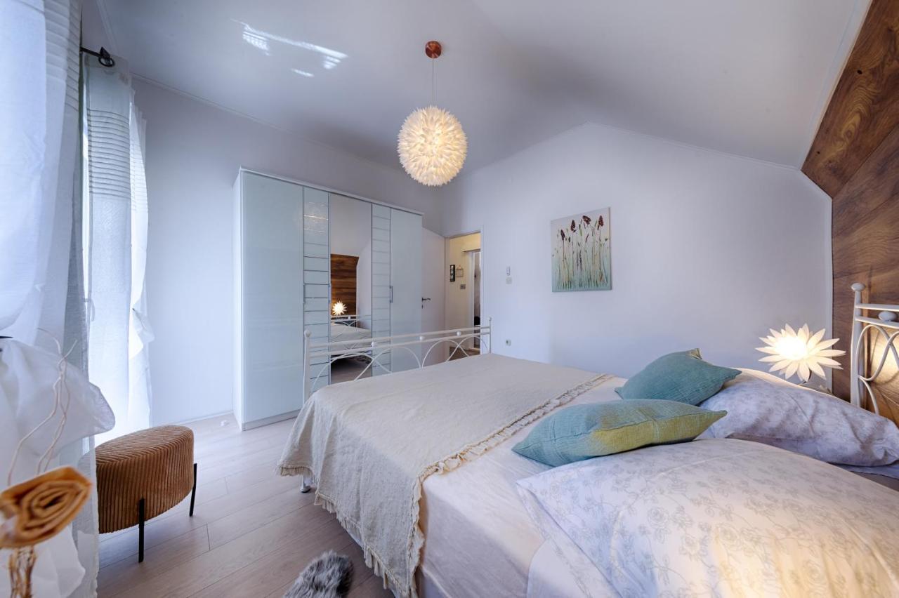 Apartments Dubra Komiža Eksteriør bilde