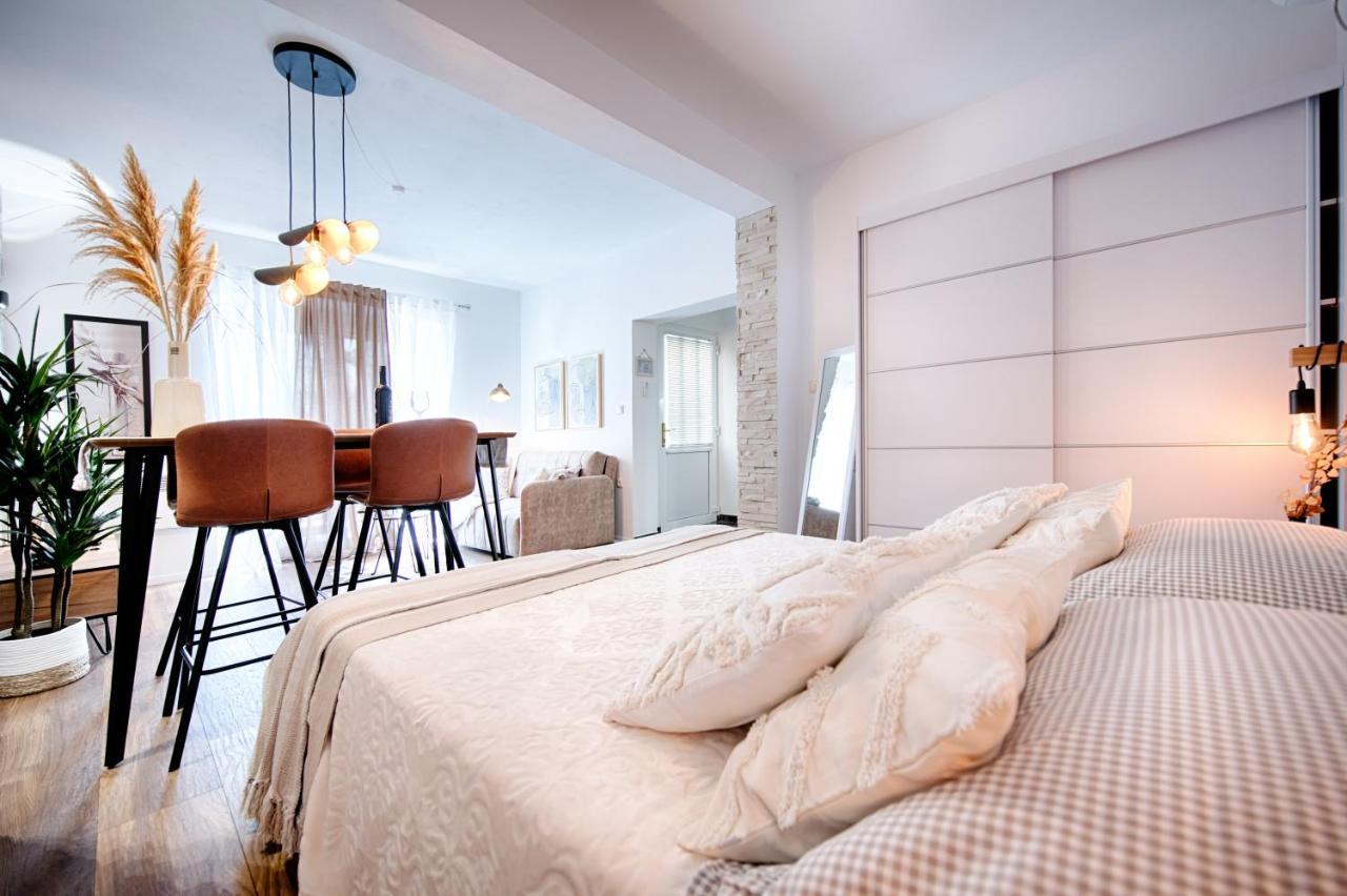 Apartments Dubra Komiža Eksteriør bilde